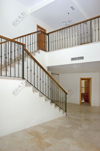 高清室内铁艺栏杆楼梯图