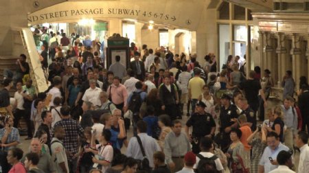 特写镜头的人群在大中央车站的股票视频