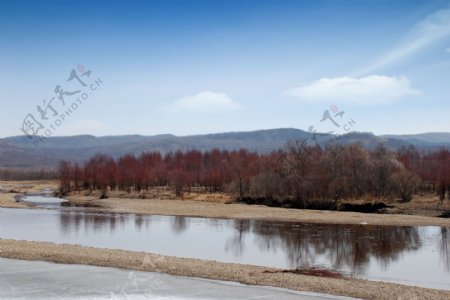 初春南坝外河套风景图片