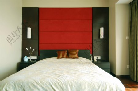 红色卧室