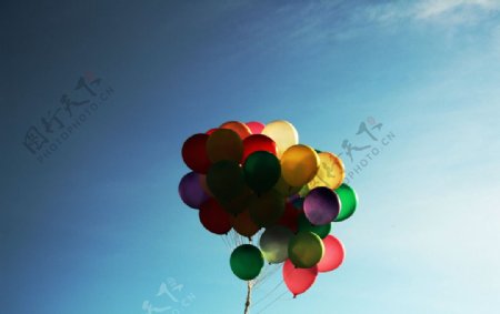 空中气球图片
