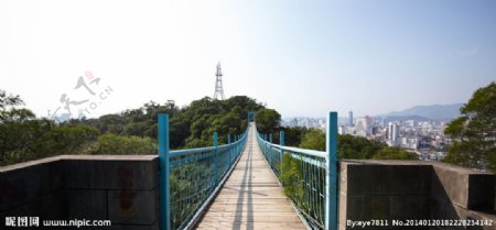 金鸡山观景台吊桥图片