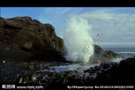 海浪撞击礁石风景视频