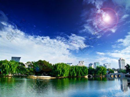 春城翠湖图片
