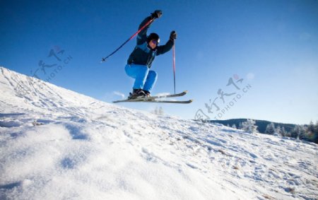 高山滑雪者图片