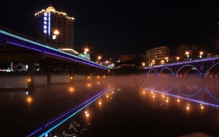 新丰江夜景图片