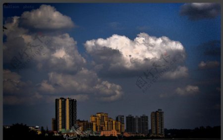 东坡湖的云图片