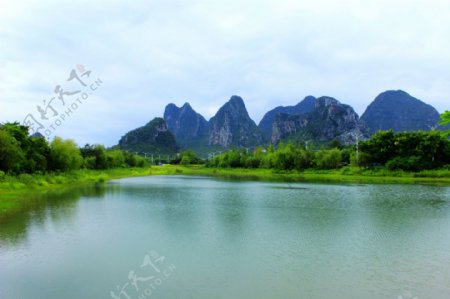 桂林琴潭湖光山色图片
