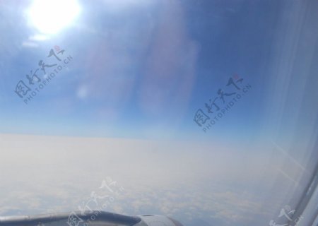 飞机窗口摄影图片