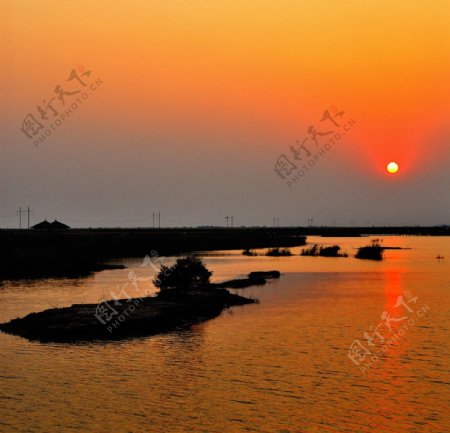 大河落日图片