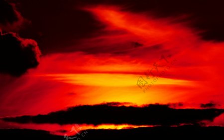 红色火烧云图片