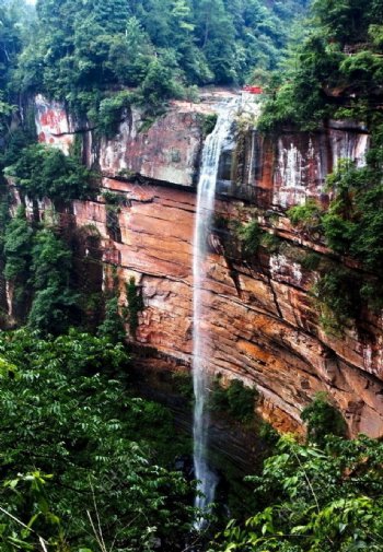 重庆四面山风景区土地神岩瀑布图片
