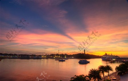 夕阳海港景色图片