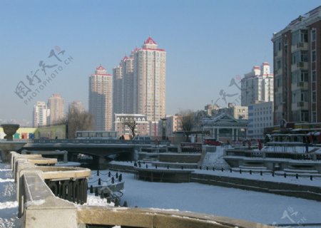 哈尔滨俄罗斯河畔一景图片