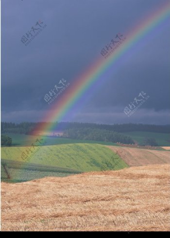 田园彩虹图片