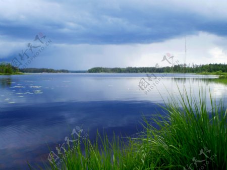 湖边美景图片
