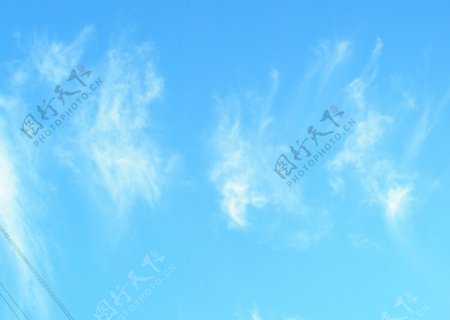 蓝天彩云之南图片