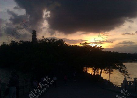 惠州西湖黄昏塔非高清图片