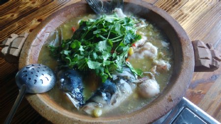 石锅鱼图片