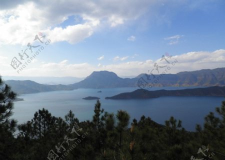 女儿国泸沽湖美景图片