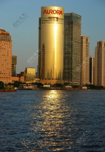 上海黄浦江陆家嘴金融贸易区沿江高楼图片