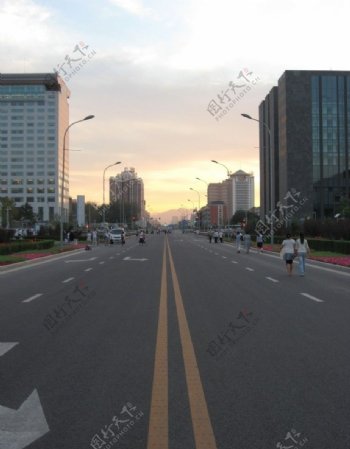 北京街道夕阳图片