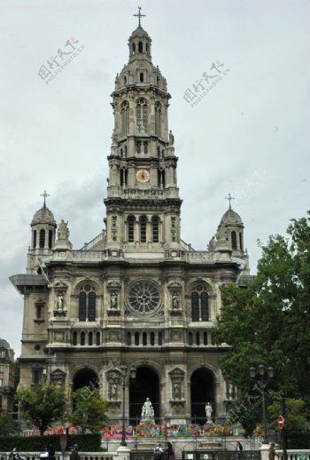 巴黎天主圣三教堂图片