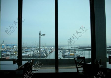 北海道从窗内眺望小樽外景图片