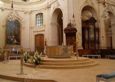 巴黎圣路易斯大教堂内景图片