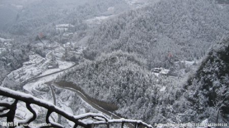 鹊桥观雪景图片
