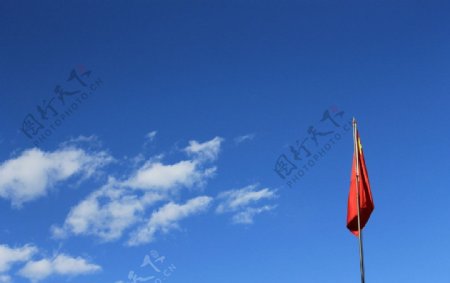 红旗挂长空图片