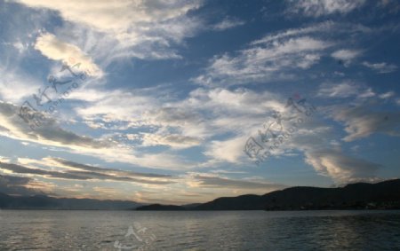 洱海云图片