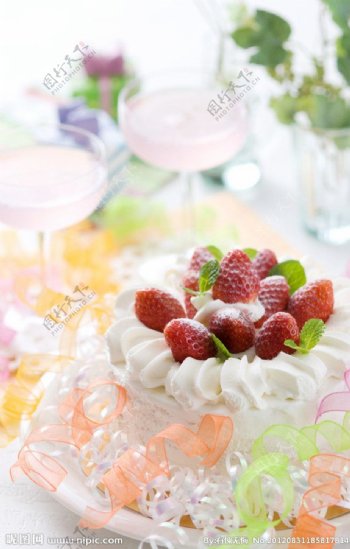 草莓蛋糕奶油蛋糕图片