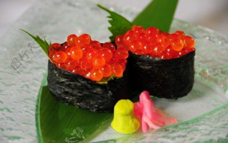 三文鱼子寿司图片