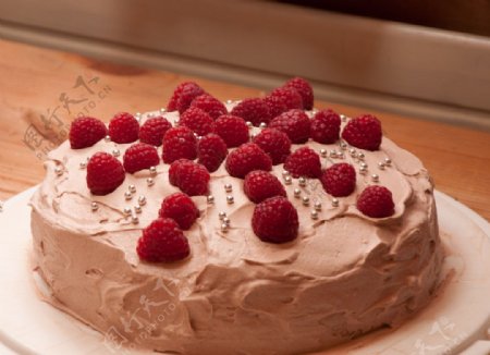 树莓奶油蛋糕图片