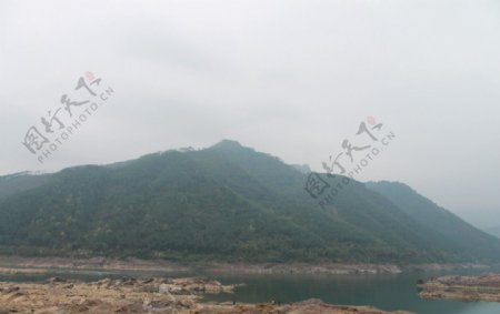 广西大藤峡峡口风景图片