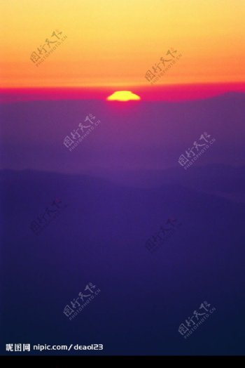 夕阳红霞海图片
