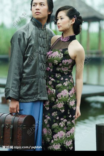 古典而时尚的婚纱水乡之旅图片