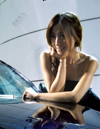 2010广州国际车展气质车模图片