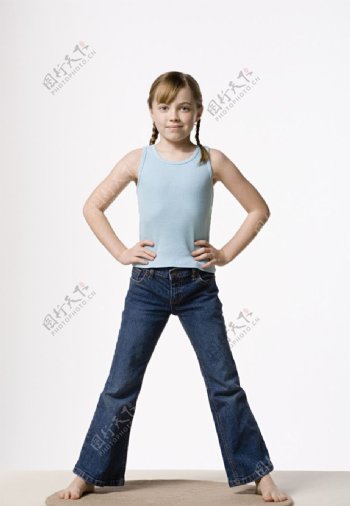 健身锻炼的小女孩图片