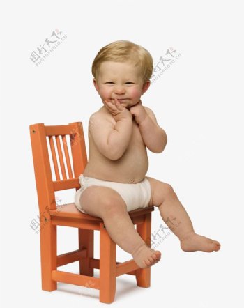 坐在小椅子上的可爱宝宝婴儿图片