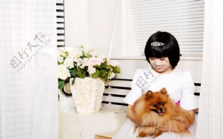 小公主和小狗图片