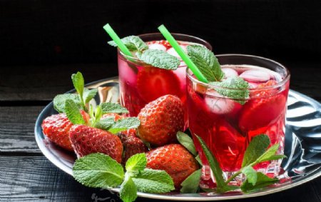 唯美草莓汁