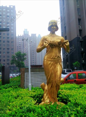 金色女神像