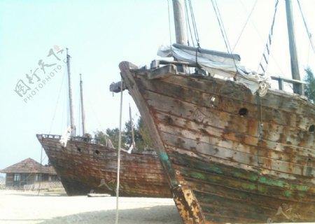旧木船
