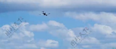 4K蓝天白云飞机在云层飞翔客机运输飞行状态高清视频实拍
