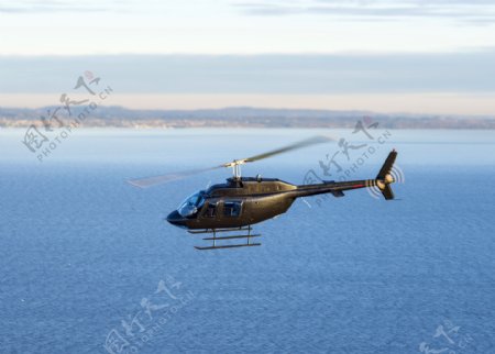 海上直升机图片