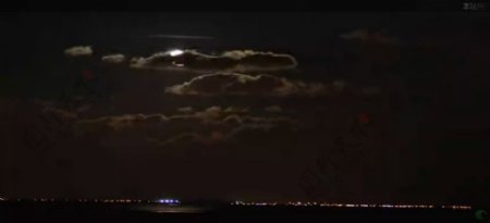 海上月亮云层飘过高清实拍视频素材