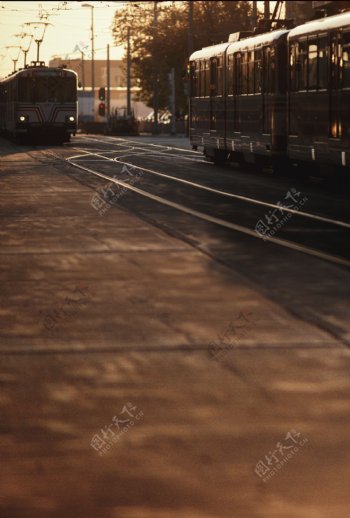 两车交会时的火车影楼摄影背景图片