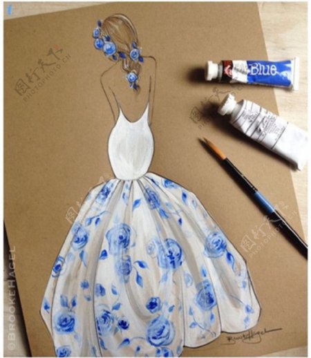蓝色花朵露背裙设计图